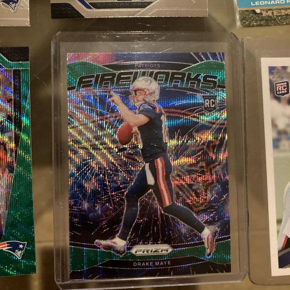 New England Patriots 11 card lot with 2024 Panini Prizm Fireworks Drake Maye #22 - Picture 2 of 12